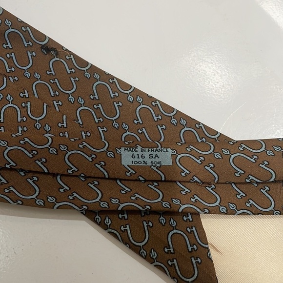 Hermes Paris Brown And Blue Stirrup? 100% Silk Tie—Fabulous! Excellent Condition - Picture 6 of 8